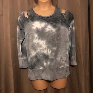 Long sleeve cold shoulder shirt